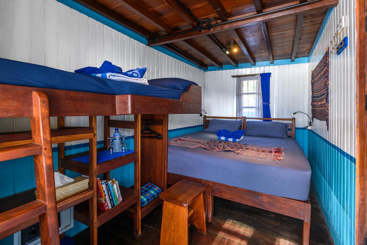 deluxe-double-bed-cabin