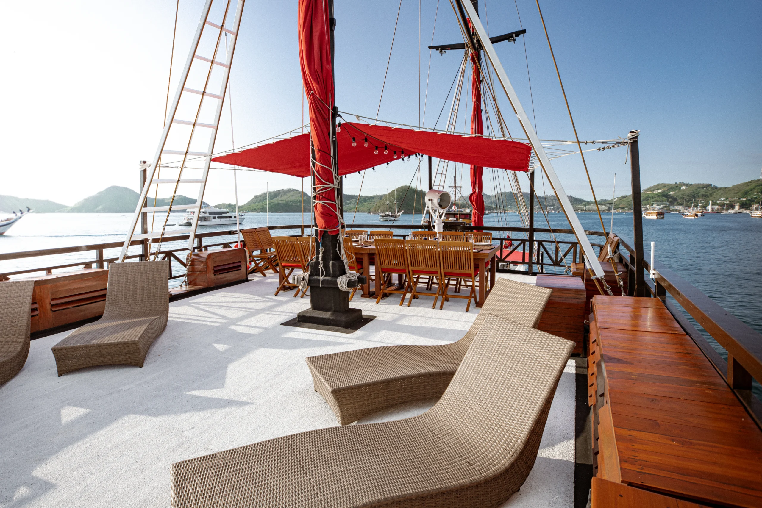 tropical-seas-la-galigola-galigo-liveaboard-sun-deck-5-scaled