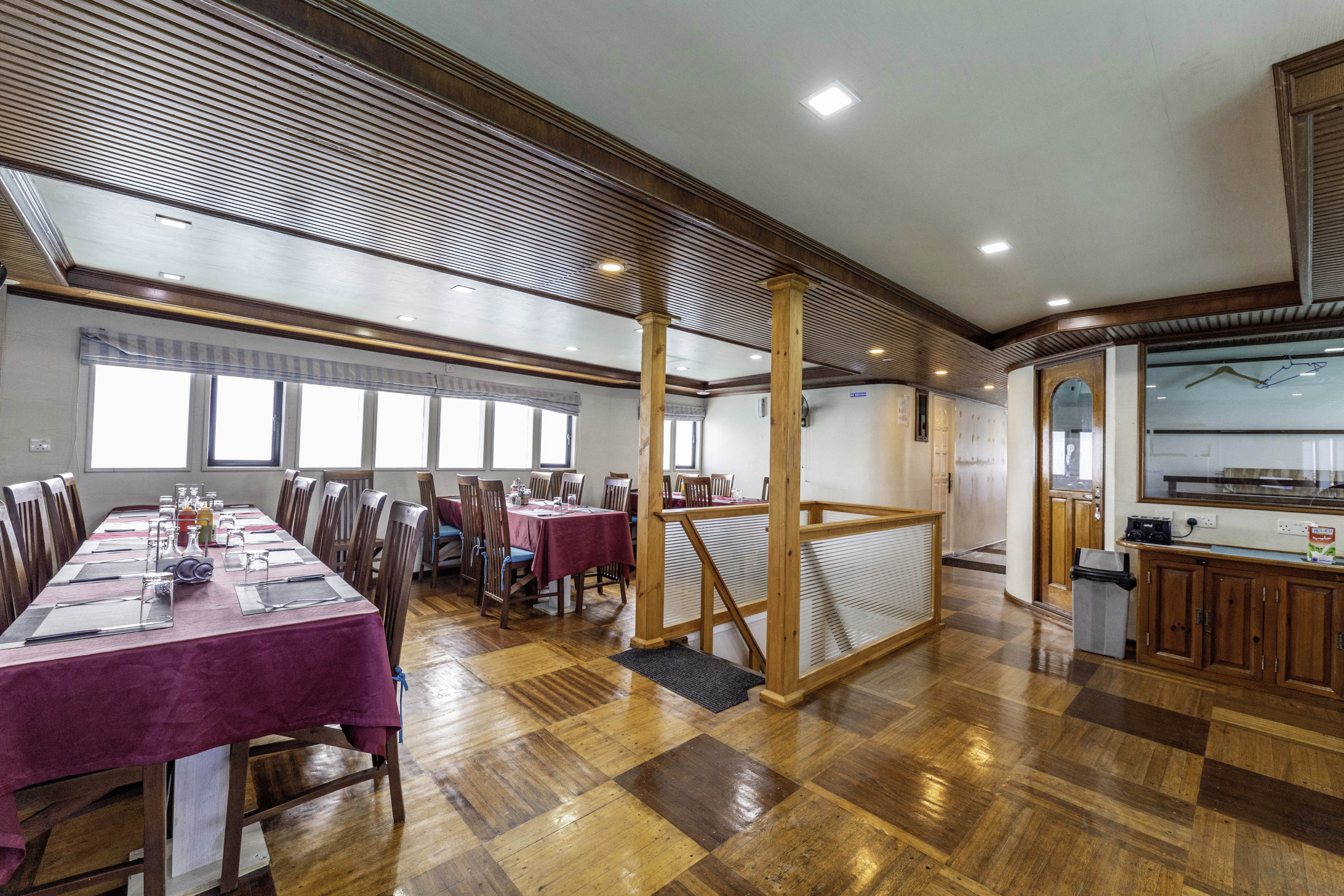 tropical-seas_tropical_schiffe_island-safari-1-0f3a6019