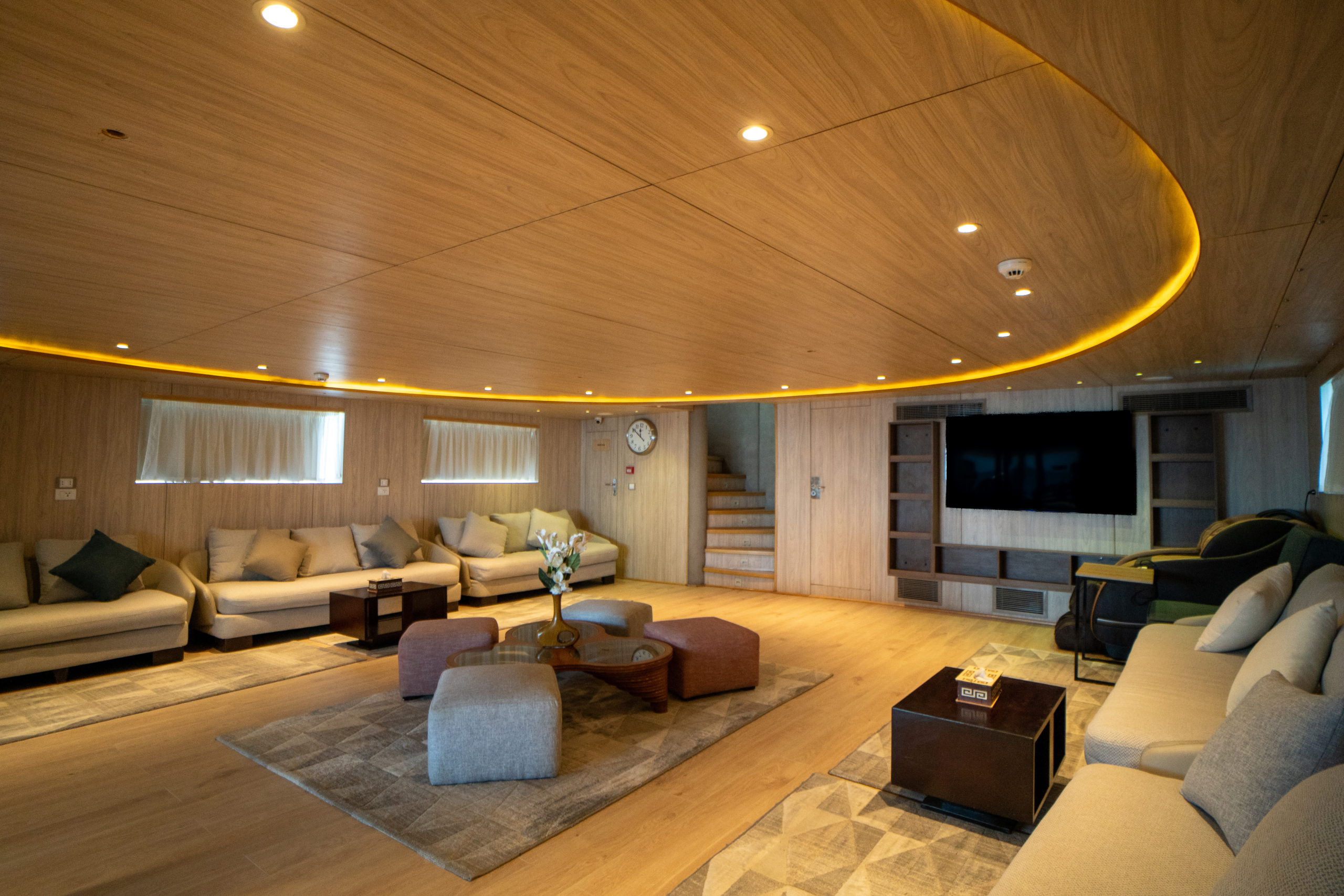 tropical-seas_tropical_schiffe_lavender-saudi-arabien-dinette_dsc01521