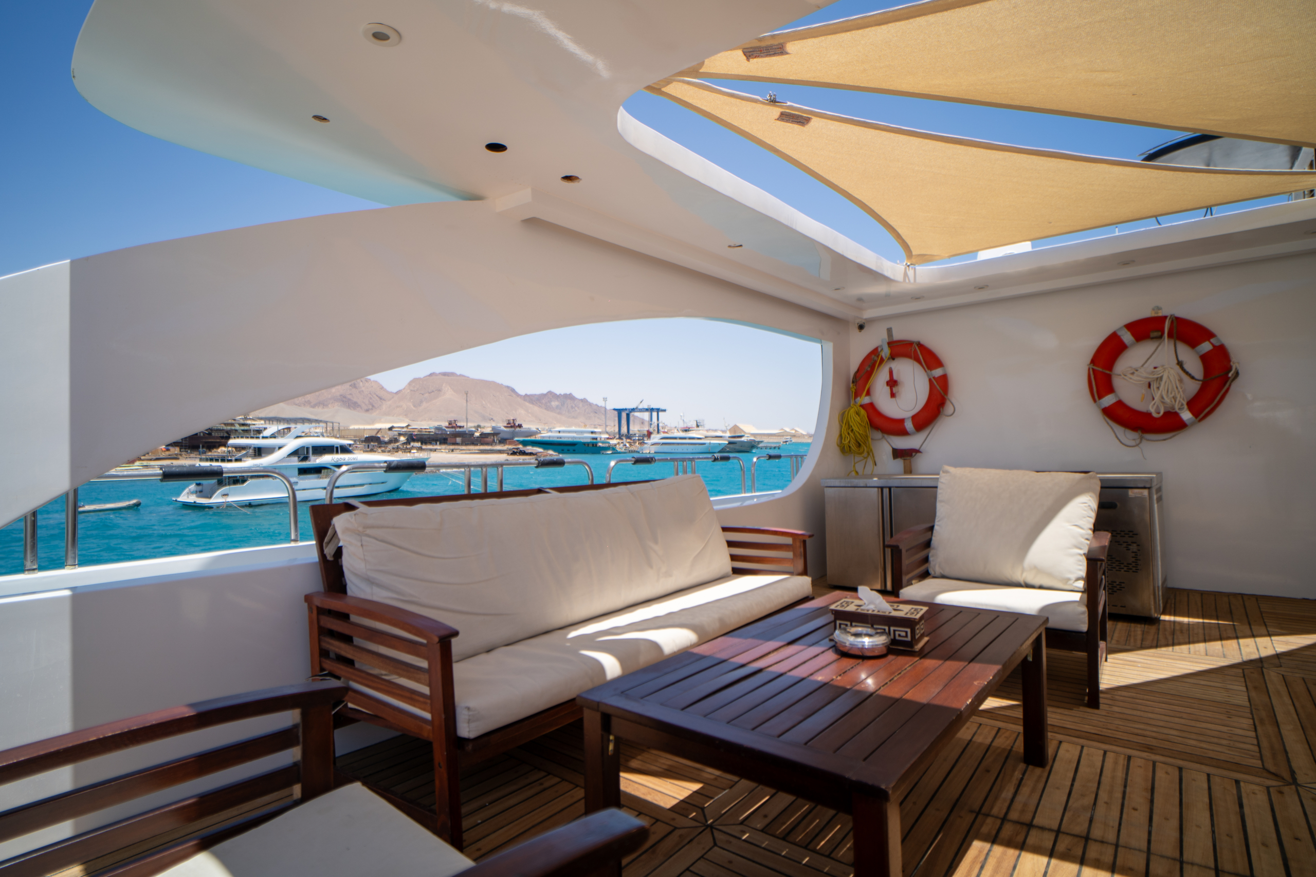 tropical-seas_tropical_schiffe_lavender-saudi-arabien-flying-bridge-2